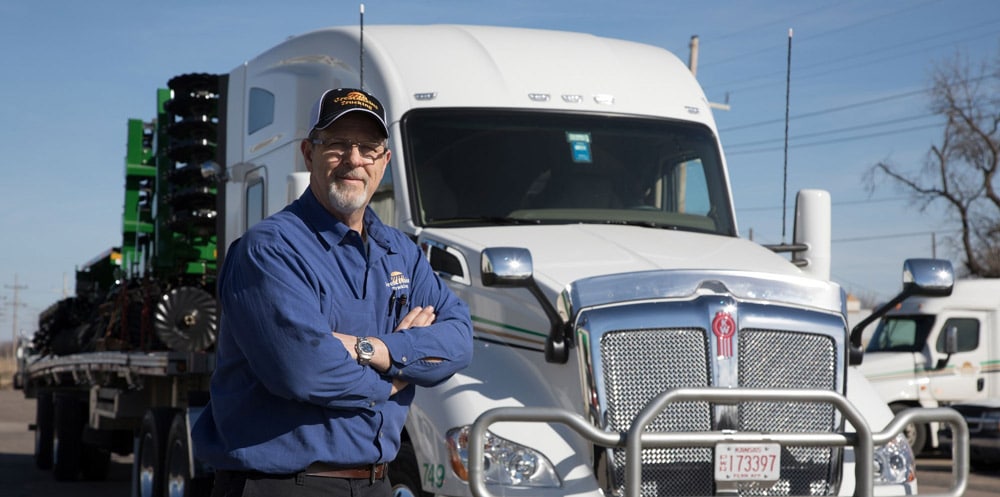 https://cdltraining.org/wp-content/uploads/2021/10/life-of-a-truck-driver.jpg